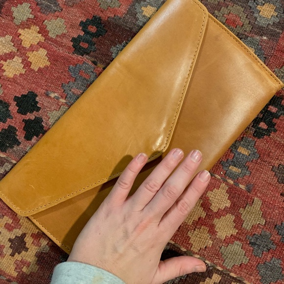 ABLE for MAGNOLIA CLUTCH REAL LEATHER - Picture 2 of 4